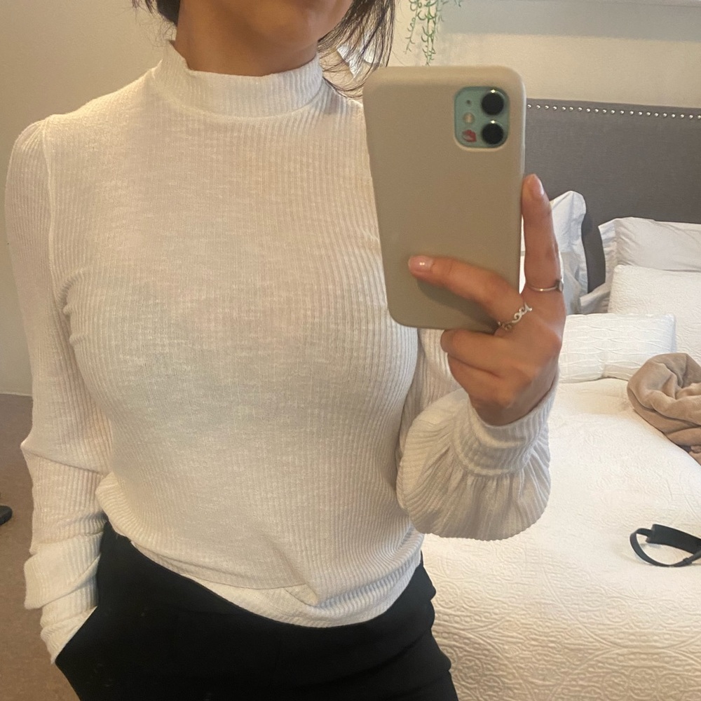 Abercrombie & Fitch White Ribbed Top